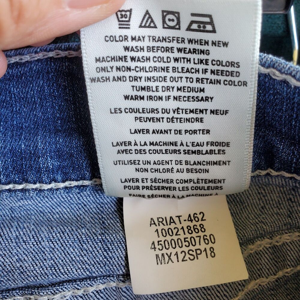 Ariat Boyfriend Distressed Shorts Size 31R - Picture 7 of 7